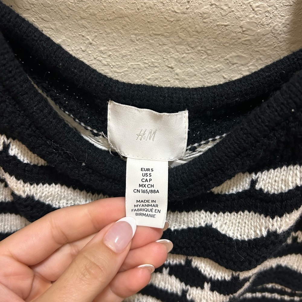 H&M Black and White Ruffled Crop Tank Top - Picture 3 of 4